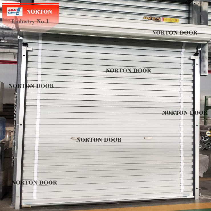 Norton Roll Up Doors สามารถปรับแต่งในสีและสไตล์ต่าง ๆ
